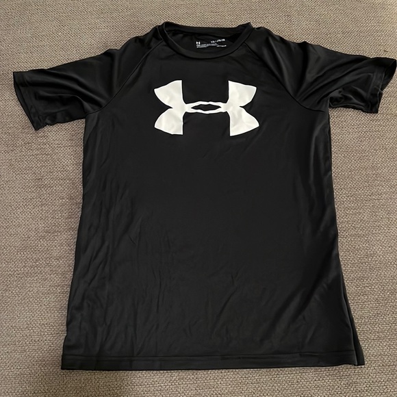 Under Armour Other - Boys Under Armour T-Shirt